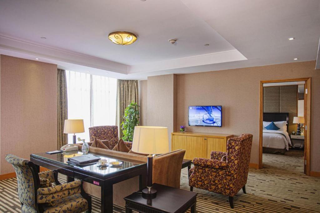 Grand Mercure Teda Далиен Екстериор снимка