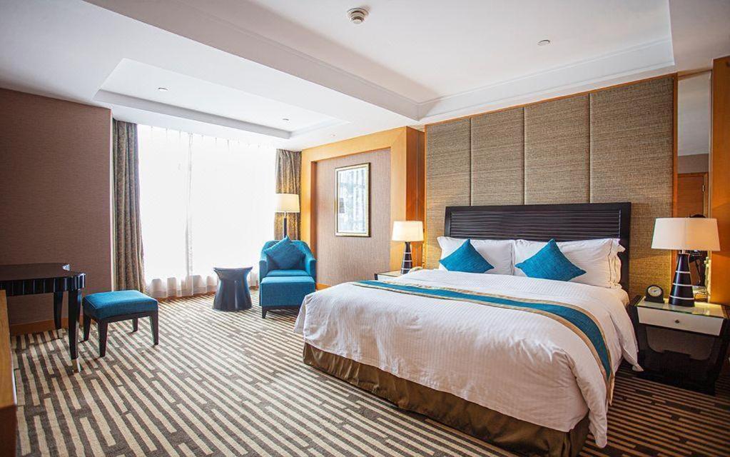 Grand Mercure Teda Далиен Екстериор снимка